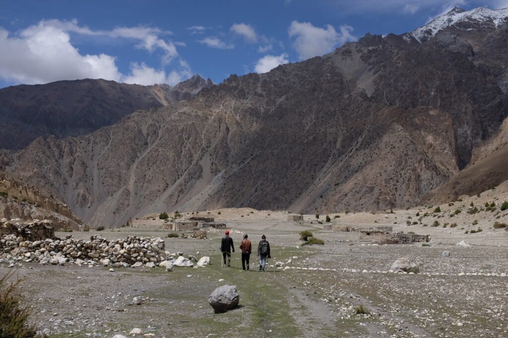 Guide for the Avgarch-Boibar trek